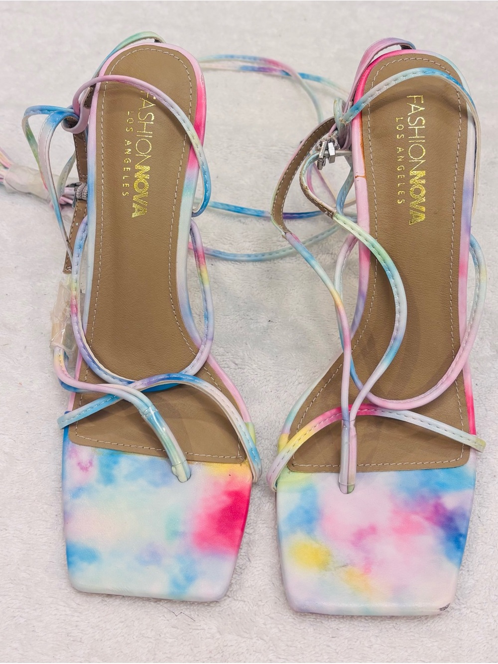 Brand New Stylish Heels By Fashion Nova - Size 8.5 - Heel Height 4.5 ” - box 19A